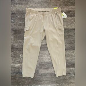All in Motion Men’s Stretch Woven Khaki Active Pants- Size XXL- BNWT
